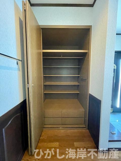 平塚市中里　中古戸建の収納|玄関収納