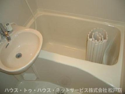 ラピス第三ビルの浴室