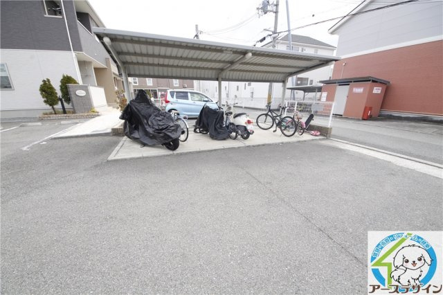 グラン　ドミールの駐車場|駐車場に車を止められます