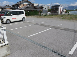 【駐車場】