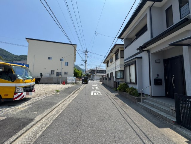 SUN COURT－サンコート－小倉北区赤坂2丁目【小倉北区　新築戸建て】の前面道路含む現地写真|現地撮影　2025,7,8　SUN COURT－サンコート－小倉北区赤坂2丁目【小倉北区　新築戸建て】