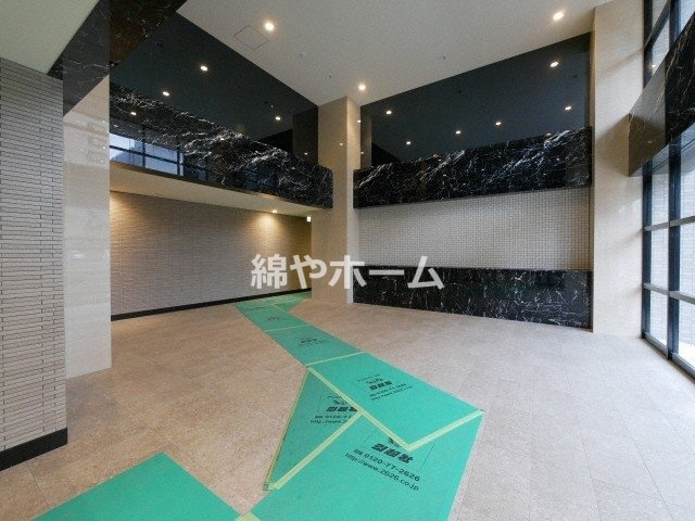 エスリード難波ザ・アークのロビー|建物の内部です