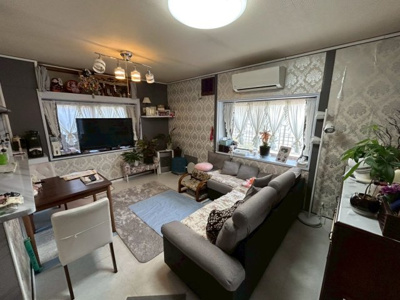 【居間・リビング】 | 長野市 大字安茂里  2階建 5SSLDK