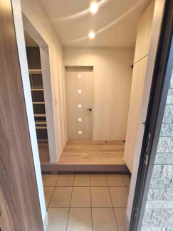 【玄関】 | 東久留米市滝山　中古戸建 | 玄関