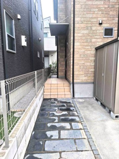 【その他】 | 東久留米市滝山　中古戸建 | 玄関アプローチ