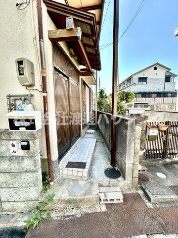 打上高塚町一戸建のエントランス