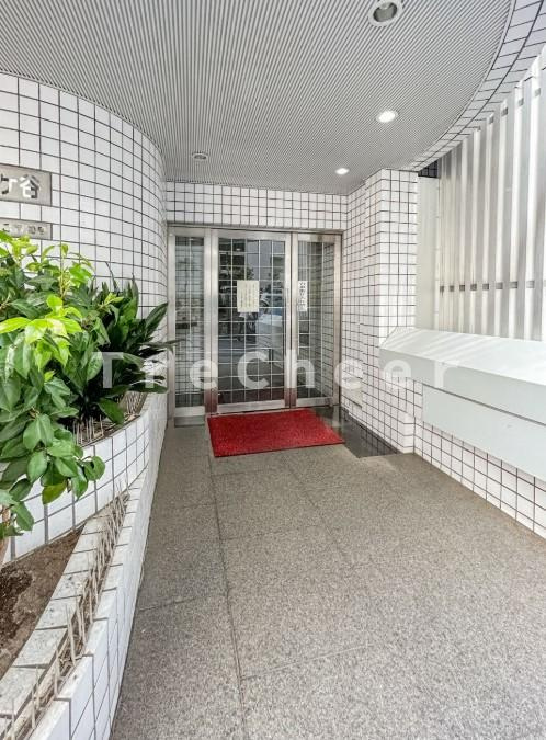 アルス市ヶ谷のエントランス