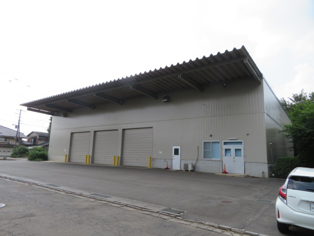 入間郡三芳町大字上富の倉庫