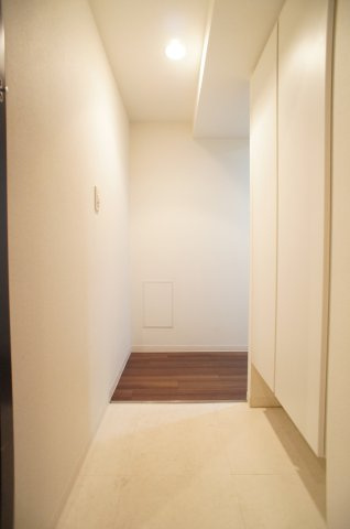 セレニティコート虎ノ門の玄関