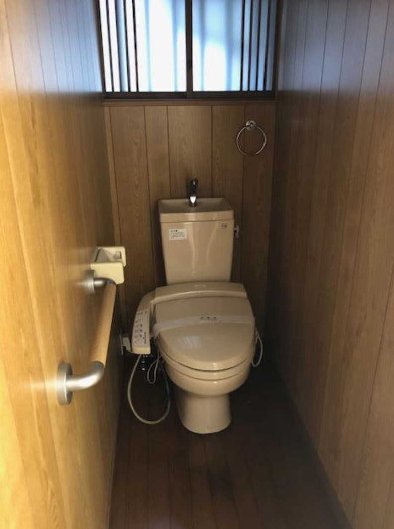 堺市東区引野町3丁　オーナーチェンジ戸建のトイレ
