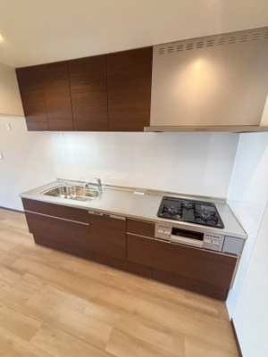 【キッチン】 | ファミリーコーポ今福 | キッチンは壁付けタイプですのでお部屋をすっきりと見せてくれるメリットがあります。