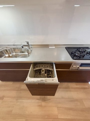 【キッチン】 | ファミリーコーポ今福 | 家事の時短に役立つ食洗機完備！浮いた時間は家族や自分のために使いましょう♪