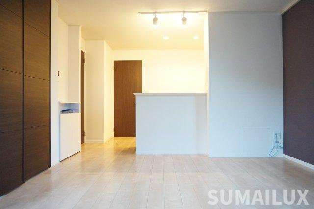 熊本市中央区新屋敷１丁目のアパートの居間・リビング