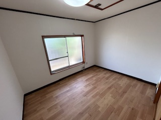 【洋室】 | 諸福5丁目貸家