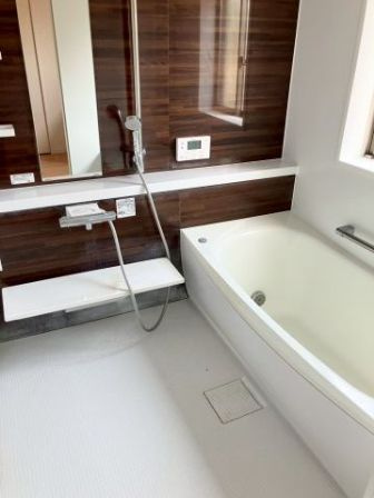 都城市都原町の中古一戸建の浴室