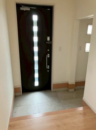 都城市都原町の中古一戸建の玄関