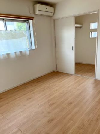 都城市都原町の中古一戸建の洋室