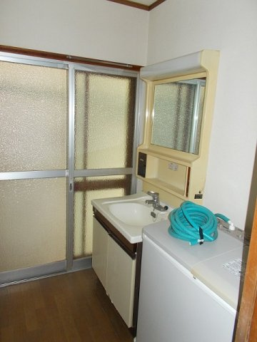 玉野市和田4丁目の洗面所|1階洗面台