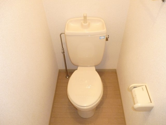 プロムナード中浦和のトイレ|別号室の参考写真です。