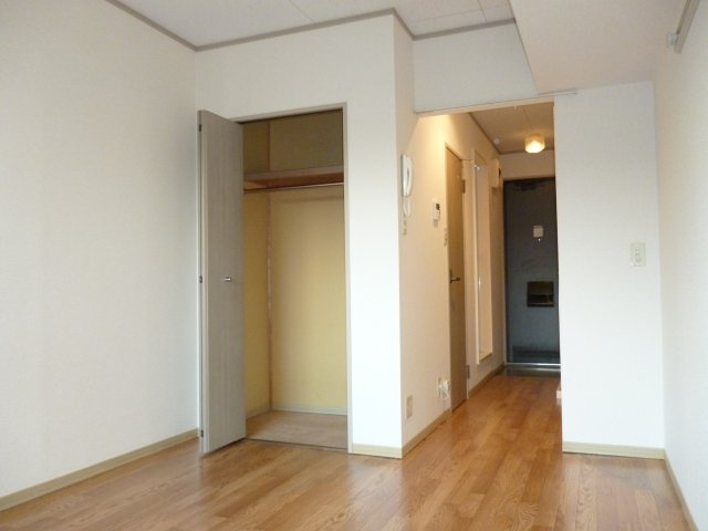 プロムナード中浦和の収納|別号室の参考写真です。