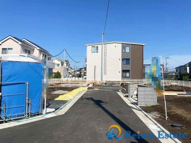 売地　茅ヶ崎市香川5丁目の前面道路含む現地写真