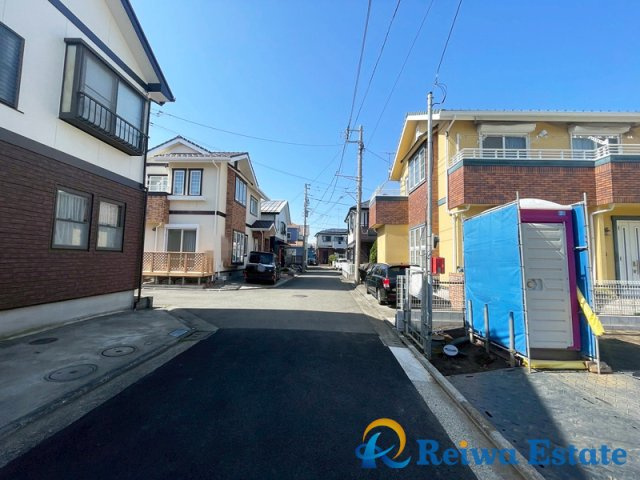 売地　茅ヶ崎市香川5丁目の前面道路含む現地写真