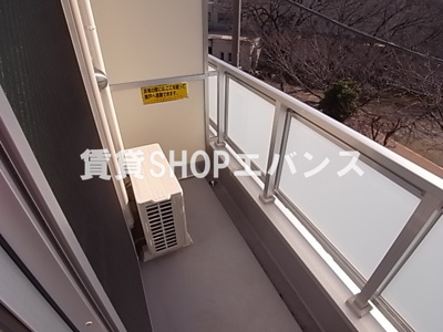 【バルコニー】 | リブリ・メープル | 暖かな日差しのふりそそぐバルコニー