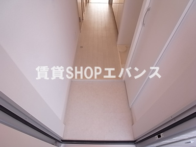 【玄関】 | リブリ・メープル | 明るい玄関です