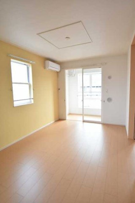 【居間・リビング】 | ピュアパレス | こちらの居間で趣味の時間をお楽しみください