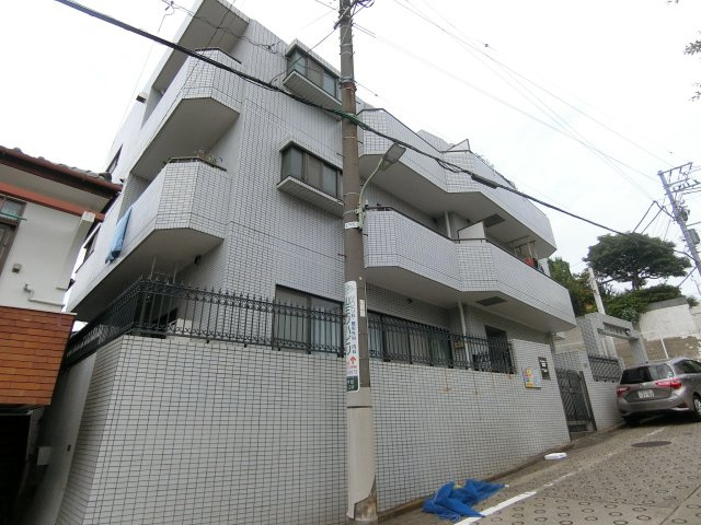 イースト雪谷の外観