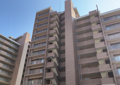 【外観】 | パークフィーネ南大沢 | 隣家の土地はどうなっているのか、生活利便施設が近くにあるのか、学校まで近いかなど、お客様のライフスタイルにあわせたイメージが重要です。また、近くにあると困る施設が近くにないかも確認するといいでしょう。