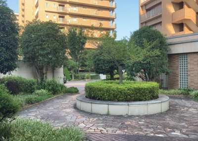 【内装】 | パークフィーネ南大沢 | 共用部分は、一棟の建物に住む区分所有者全員が共同で所有するとし、共用部分の管理、補修などは、区分所有者で形成される管理組合が行います。個人の判断で勝手に変更することはできませんので覚えておきましょう。