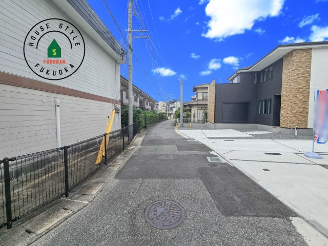 福岡市早良区野芥5丁目第3-3棟（3号棟）　の前面道路含む現地写真|前面道路です。