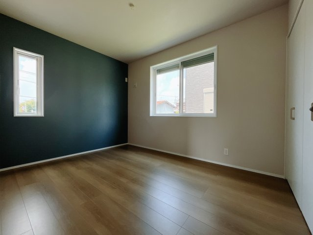 【新築戸建】太田市東矢島町の洋室|■1階洋室｜子供部屋のメリットは「自立心を養うことができる」「自分で整理整頓できるようになる」そして、お子様が成長した際には「プライバシーを確保できる」といい事だらけ♪