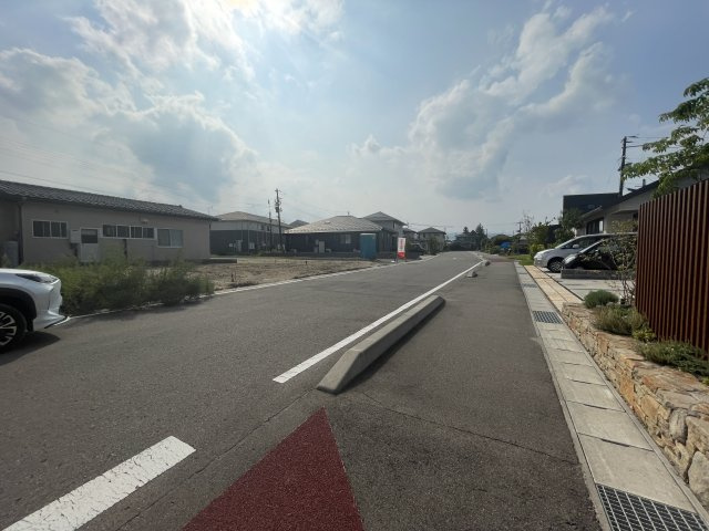 新築戸建・建売　福島市八島田字上干損田　LIGARE　全1棟の前面道路含む現地写真