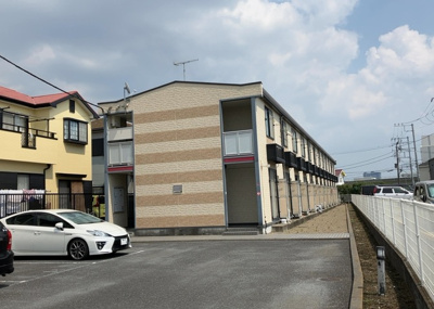 【外観】 | レオパレスジパング | 隣家の土地はどうなっているのか、生活利便施設が近くにあるのか、学校まで近いかなど、お客様のライフスタイルにあわせたイメージが重要です。また、近くにあると困る施設が近くにないかも確認するといいでしょう。