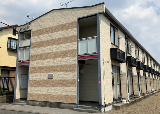 【外観】 | レオパレスジパング | ＳＲＣ造は強度や耐震性の面でもRC造と比べて優れています。そのため、10階建以上の高層または超高層マンションなどの建築にも多く採用されています。柱や梁などのサイズが小さくても高い耐震性を確保できます。