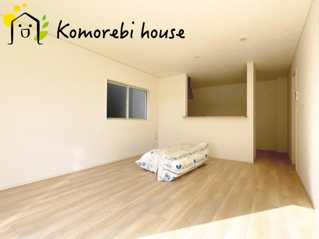 さいたま市西区飯田新田第2　新築一戸建て　クレイドルガーデン　09の居間・リビング|リビングです