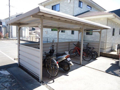 【その他共用部分】 | アンセスター | 屋根付き駐輪場