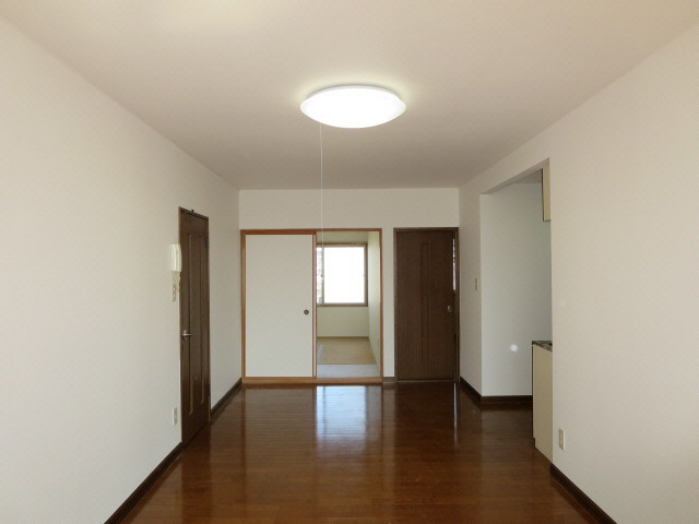 エステート新釧路の居間・リビング