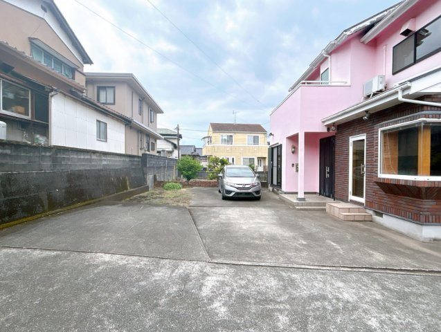 富士市中丸　中古戸建Rの駐車場