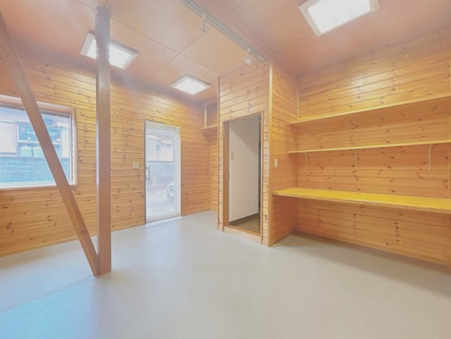 富士市中丸　中古戸建Rの洋室|1階洋室８.５帖