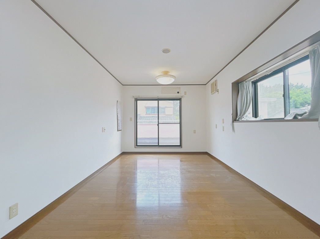 富士市中丸　中古戸建Rの洋室|2階洋室１０．５帖