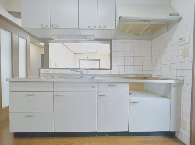 富士市中丸　中古戸建Rのキッチン