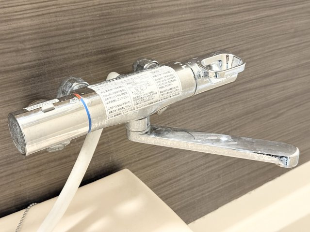 髙田ビルの浴室|温度調節ができるサーモ式のシャワー水栓