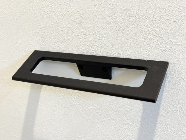 髙田ビルのトイレ|おしゃれなタオル掛け