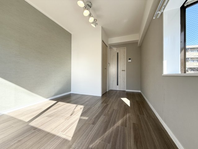 髙田ビルの洋室|6.5帖の洋室