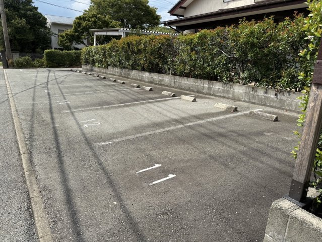 髙田ビルの駐車場|敷地内の駐車場
