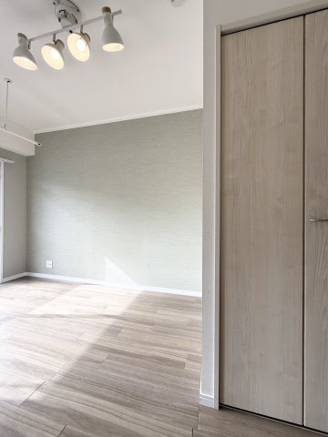 髙田ビルの洋室|6.5帖の洋室