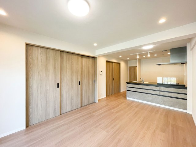 ルネ須磨の居間・リビング|LDK約14.5帖